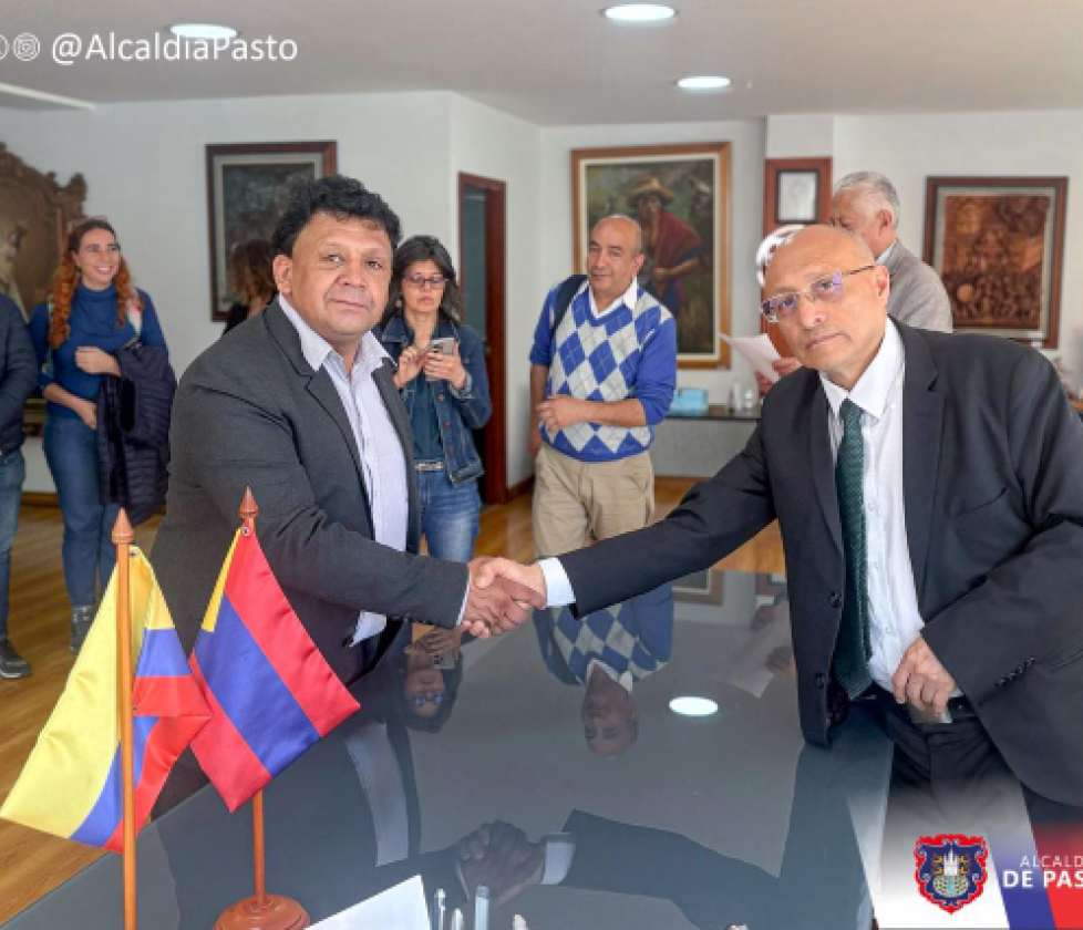 Alcalde Nicolás Toro posesionó al nuevo secretario de Planeación Municipal